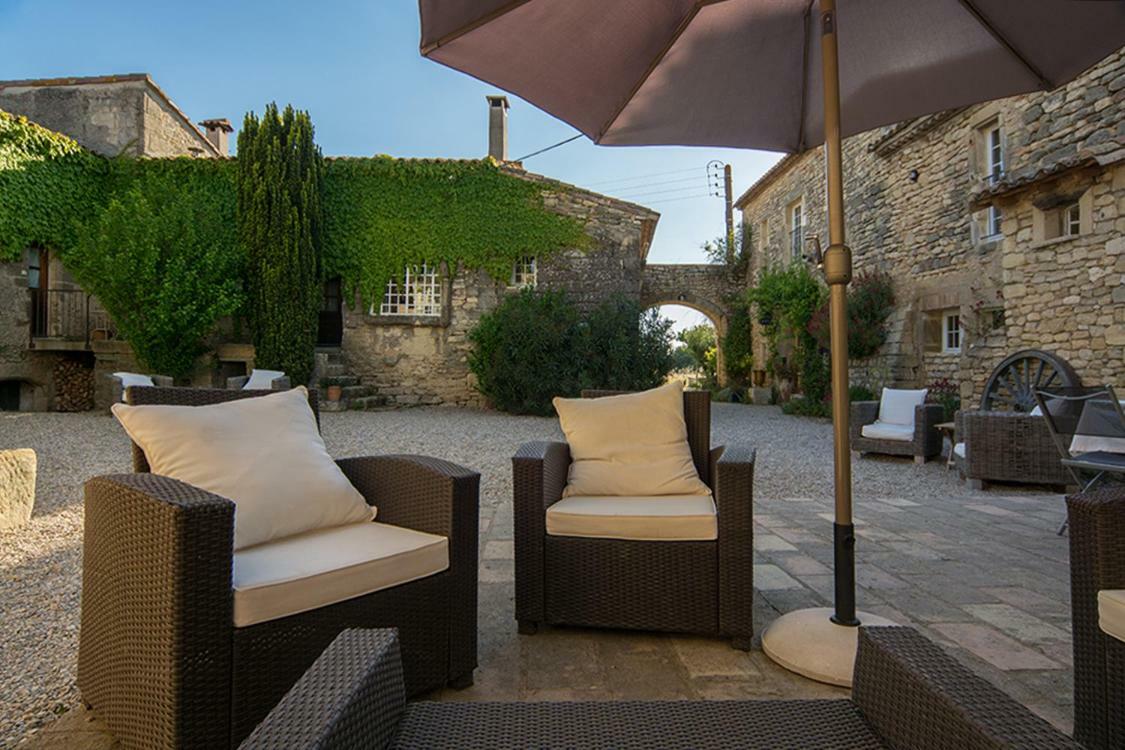 Mas De La Rivoire B&B Villevieille Exterior foto